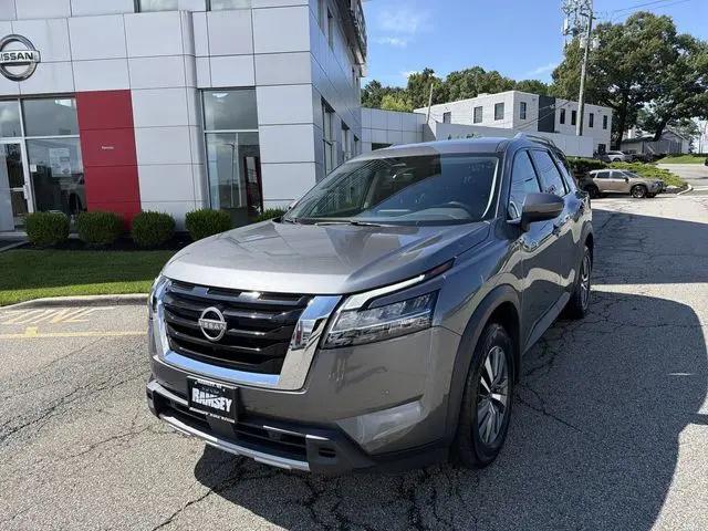 2024 Nissan Pathfinder SL 4WD