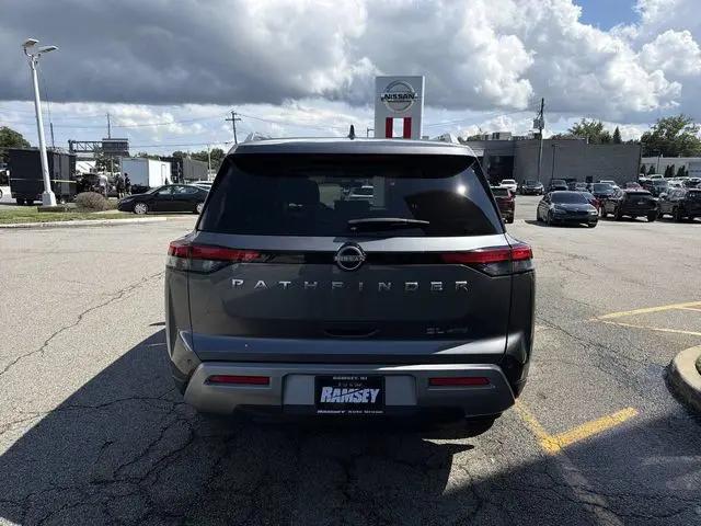 2024 Nissan Pathfinder SL 4WD