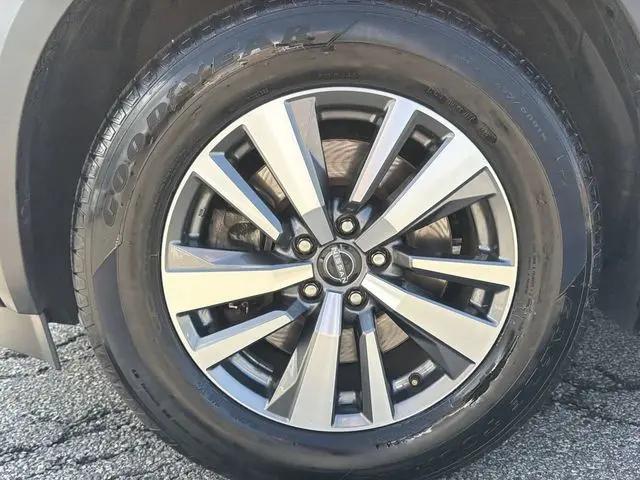 2024 Nissan Pathfinder SL 4WD