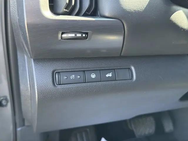 2024 Nissan Pathfinder SL 4WD