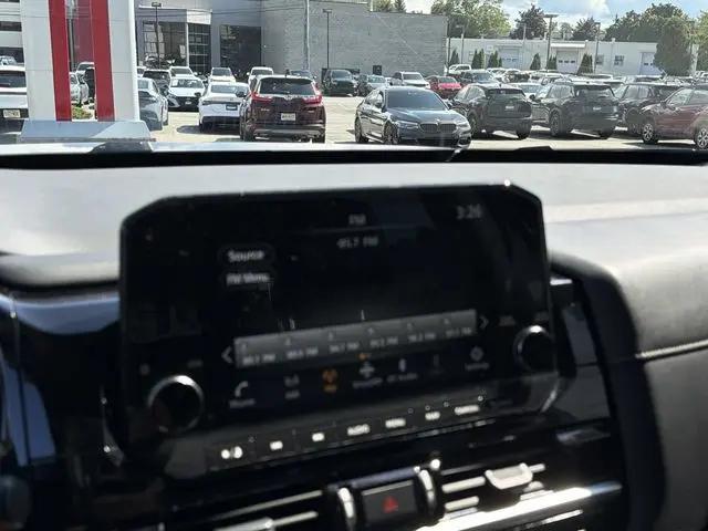 2024 Nissan Pathfinder SL 4WD