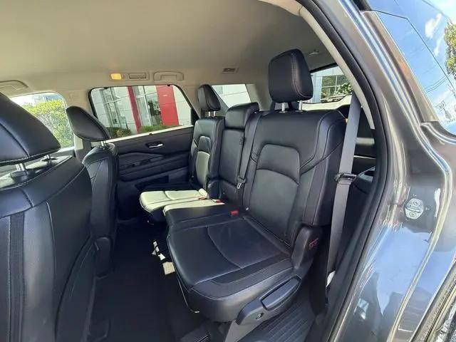 2024 Nissan Pathfinder SL 4WD