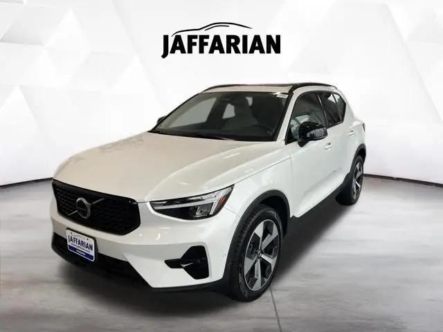 2024 Volvo XC40 B5 Plus Dark Theme for sale in Haverhill, MA