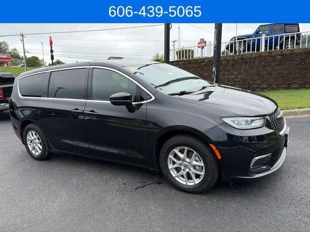 2023 Chrysler Pacifica Touring