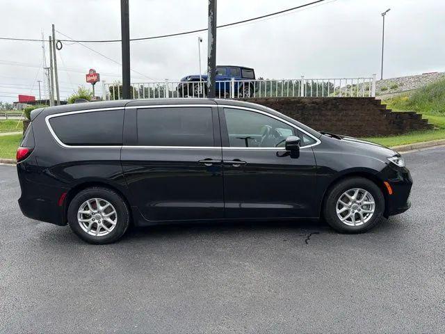 2023 Chrysler Pacifica Touring