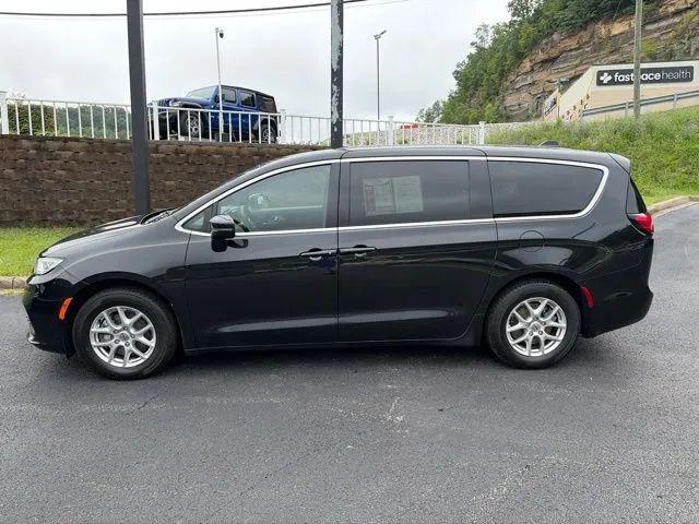 2023 Chrysler Pacifica Touring