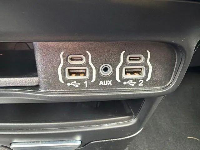 2023 Chrysler Pacifica Touring