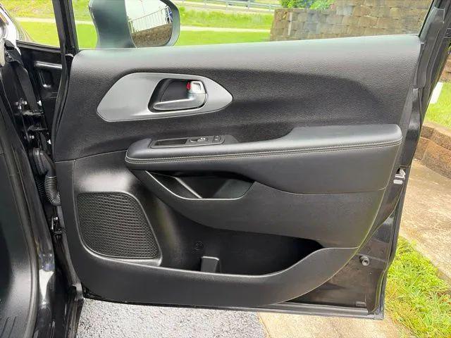 2023 Chrysler Pacifica Touring