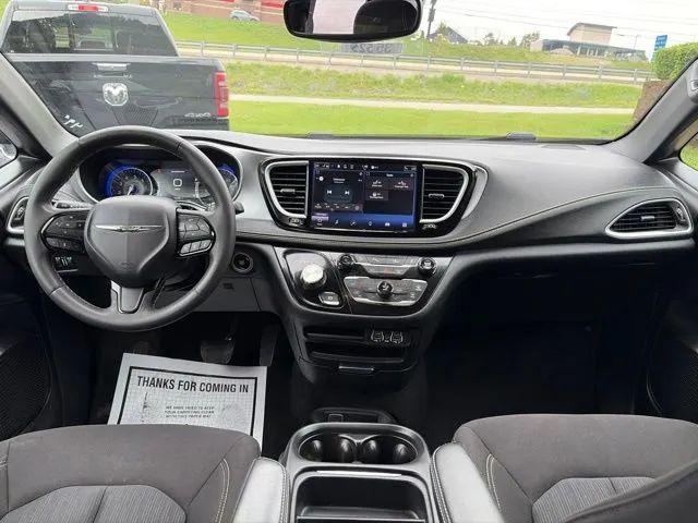 2023 Chrysler Pacifica Touring