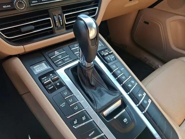 2019 Porsche Macan Macan