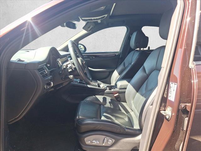 2023 Porsche Macan AWD