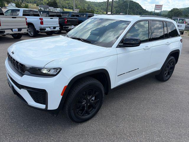 2026 Jeep Grand Cherokee Altitude 4x4 for sale in Prairie du Chien, WI
