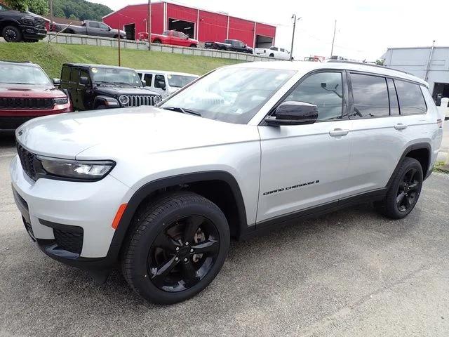 2023 Jeep Grand Cherokee L Altitude 4x4 2023 Jeep Grand Cherokee L Altitude 4x4