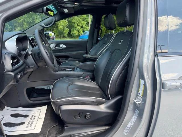 2025 Chrysler Pacifica Limited AWD