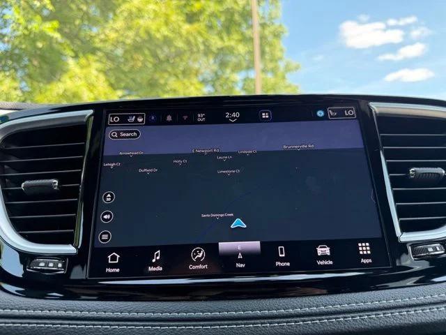 2025 Chrysler Pacifica Limited AWD