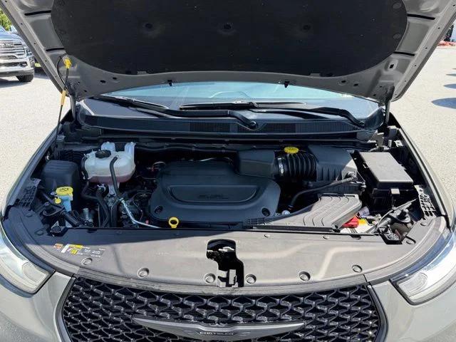 2025 Chrysler Pacifica Limited AWD