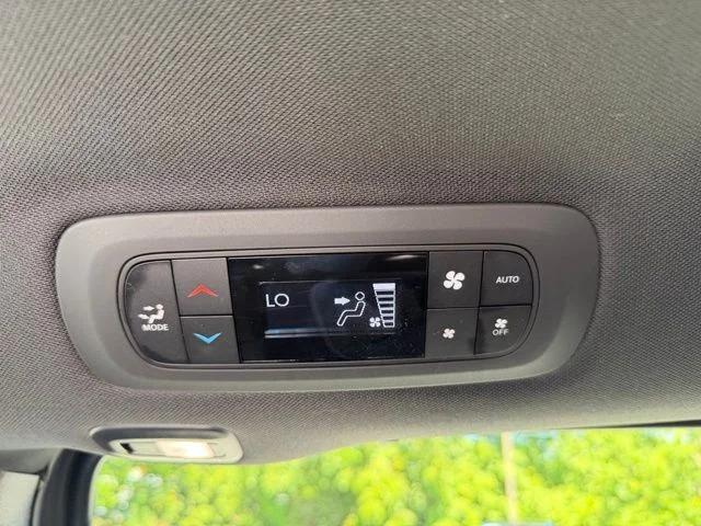 2025 Chrysler Pacifica Limited AWD