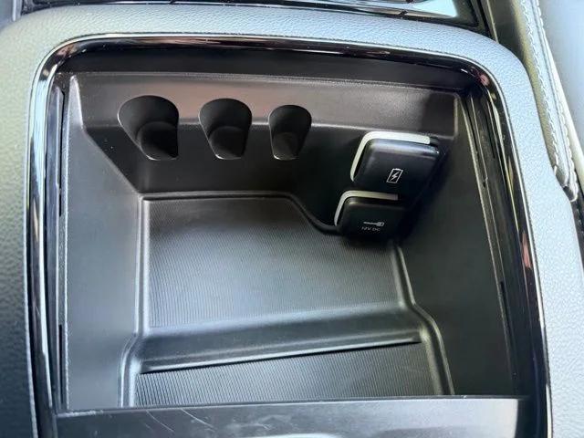 2025 Chrysler Pacifica Limited AWD