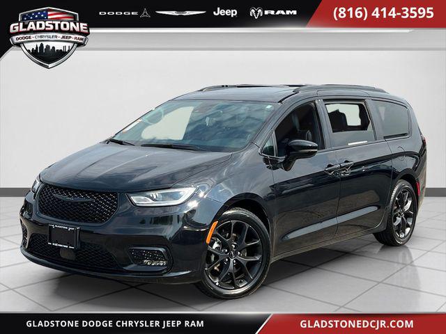 2025 Chrysler Pacifica Limited for sale in Gladstone, MO