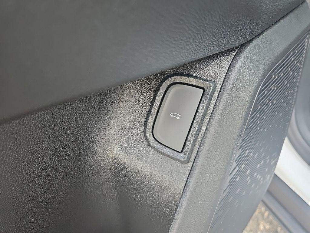 2027 Chevrolet Equinox LT - Photo 13