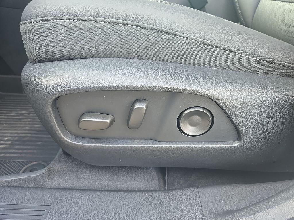 2027 Chevrolet Equinox LT - Photo 15