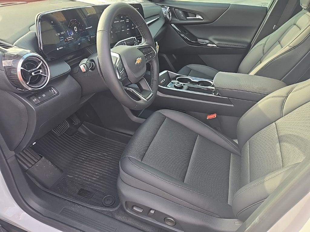 2027 Chevrolet Equinox LT - Photo 16