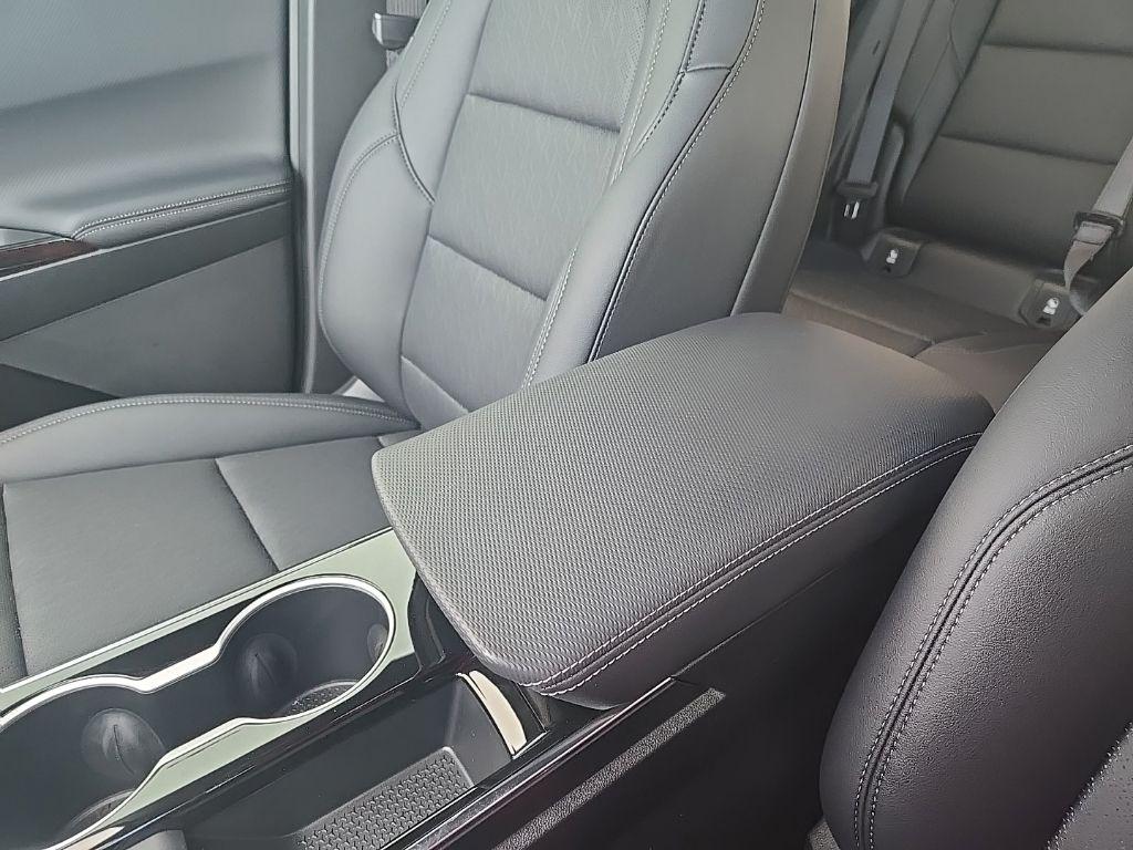 2027 Chevrolet Equinox LT - Photo 24