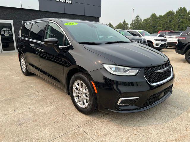 2024 Chrysler Pacifica Touring L for sale in White Lake, MI