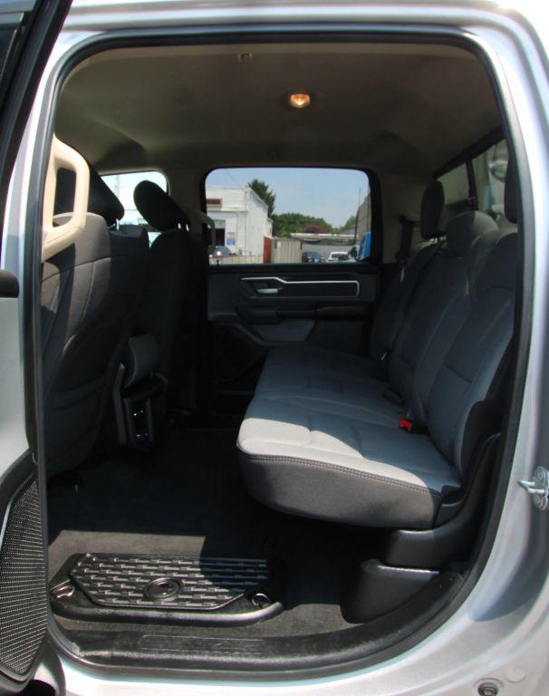 2019 Ram 1500 Big Horn/Lone Star Crew Cab 4x4 57 Box