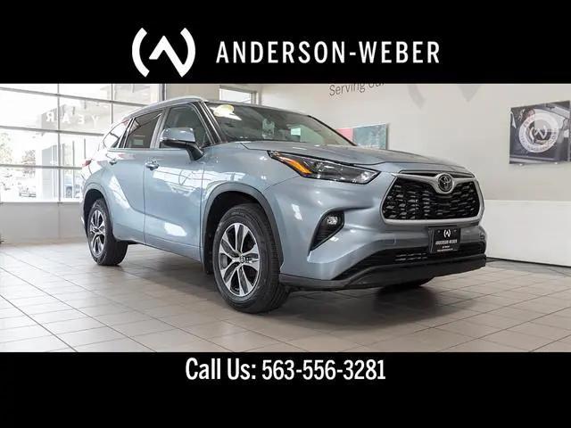 2023 Toyota Highlander XLE for sale in Dubuque, IA