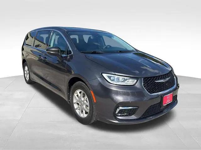2023 Chrysler Pacifica Touring L for sale in Columbia, MO