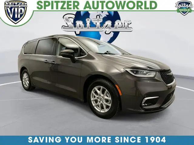 2023 Chrysler Pacifica Touring L for sale in Saint Marys, PA
