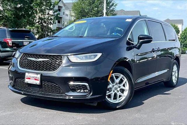 2023 Chrysler Pacifica Touring-L for sale in Alexandria, VA
