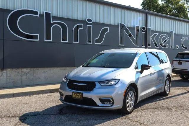 2024 Chrysler Pacifica Touring L for sale in Broken Arrow, OK