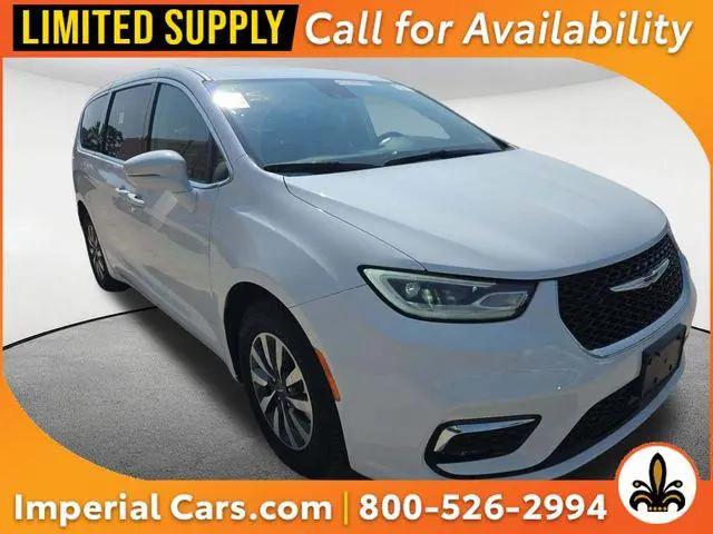 2022 Chrysler Pacifica Hybrid Touring L for sale in Milford, MA