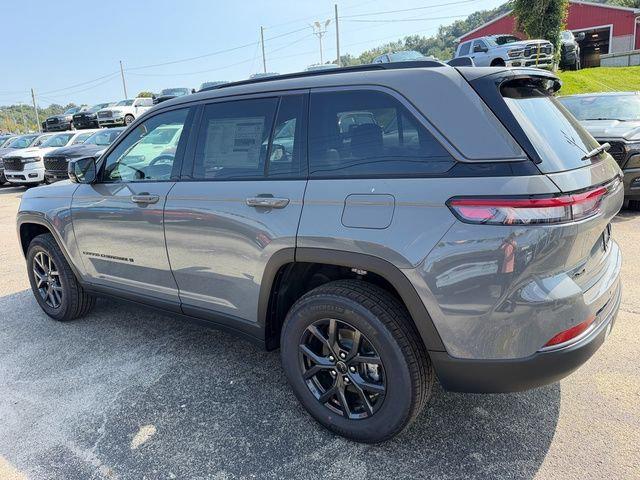2027 Jeep Grand Cherokee Laredo Altitude 2027 Jeep Grand Cherokee Laredo Altitude