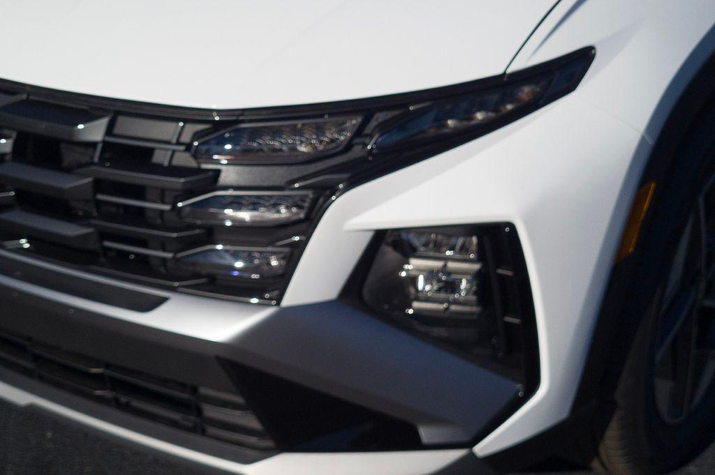 New 2026 Creamy White Pearl HYUNDAI SEL FWD image 11