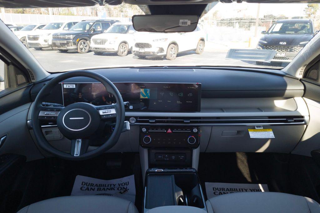 New 2026 Creamy White Pearl HYUNDAI SEL FWD image 18