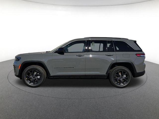 2027 Jeep Grand Cherokee Laredo Altitude
