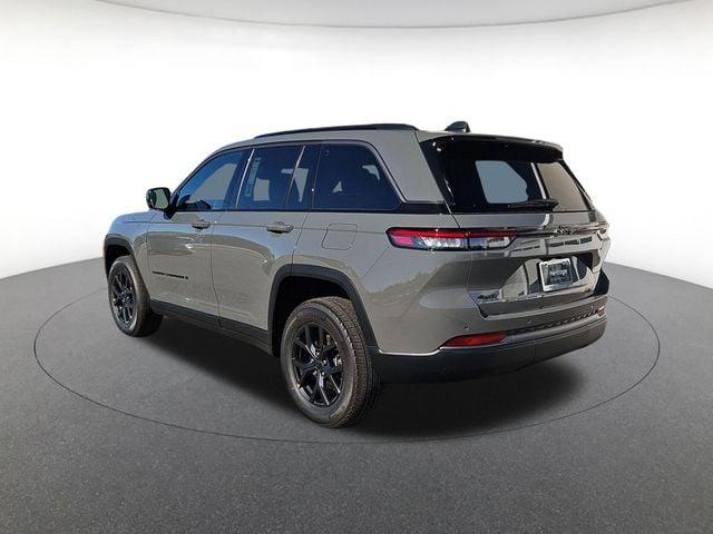 2027 Jeep Grand Cherokee Laredo Altitude