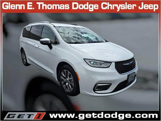2023 Chrysler Pacifica Hybrid Pinnacle for sale in Signal Hill, CA