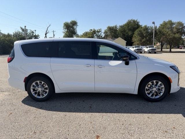 2027 Chrysler Pacifica PACIFICA SELECT AWD