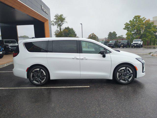 2027 Chrysler Pacifica Limited
