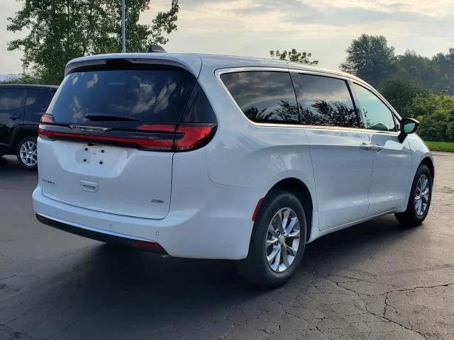 2027 Chrysler Pacifica PACIFICA SELECT AWD
