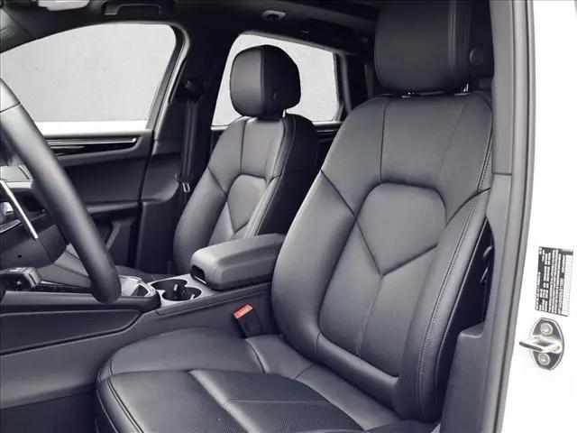 2025 Porsche Macan T