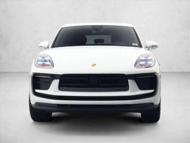 2025 Porsche Macan T