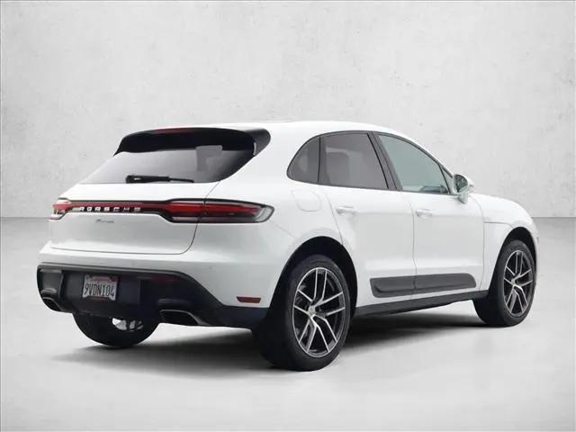 2025 Porsche Macan T