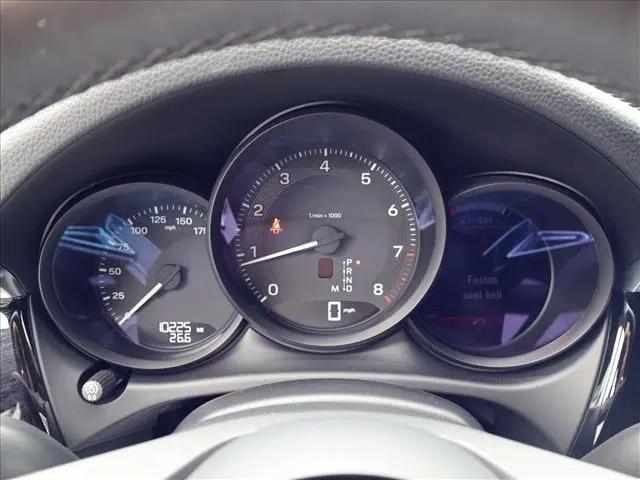 2025 Porsche Macan T