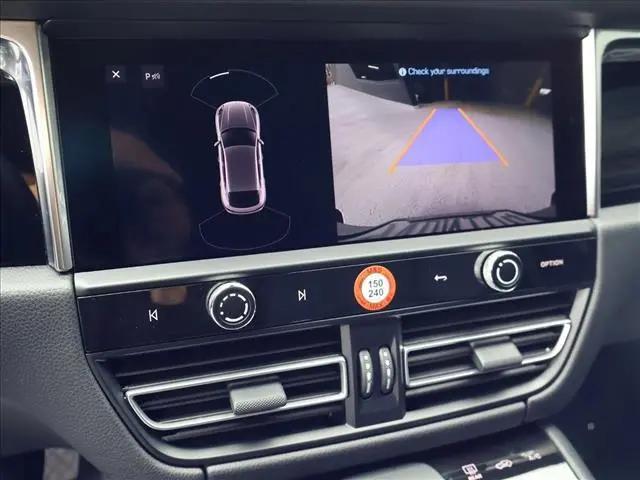 2025 Porsche Macan T