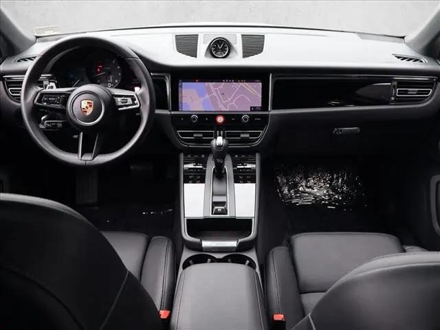 2025 Porsche Macan T